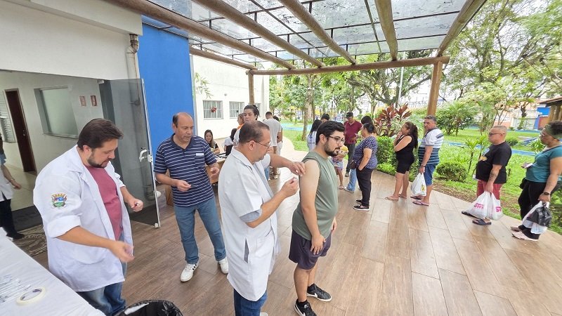 Dia D de vacinação em Poá mobiliza população contra sarampo e febre amarela